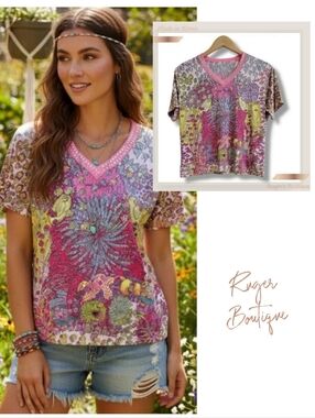 🌿Vibrant Korean-Made Women's Boho Print V-Neck Top - Estimated Size Medium🌻